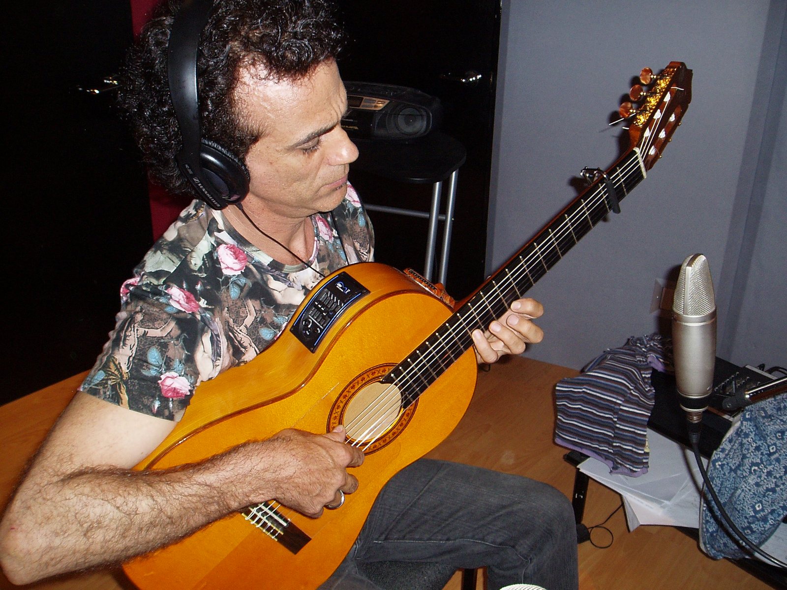 Santos Bonacci recording in the studio